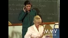 Reproduzir Ele fode seu professor na buceta e na bunda