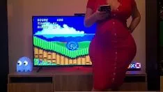 Jouer Bon cul avec gros cul baisé près de la télé