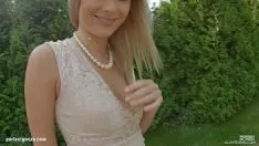 Jouer È pieno di rimpianti. Ha provato di tutto tranne che per eiaculare il ragazzo che era in lei, no