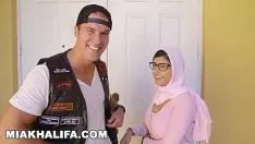 Oynat Mia Khalifa Yeni Film Bugün Yapıldı Porno Dick Taşakları Olan Bir Adamı Sikiyor