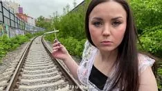 Abspielen Sex auf der Bahn mit dieser Diva, die unbedingt Sex haben will