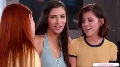 Play She sucks the head of Adriana Scummika's cock well