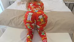 Reproducir Nena latina cachonda con enormes tetas es follada en la mañana de Navidad