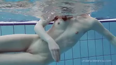 Play Tatted Russian Bombshell Roxalana Cheh's X-Rated Underwater Show