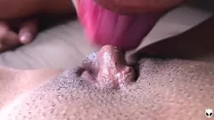 Reproducir La intensa erección del clítoris y lamida del coño mojado de Khalessi