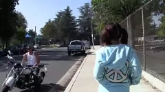 Afspelen Kleine brunette tiener wordt hardcore geneukt in cowgirlpositie