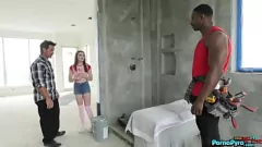 Reproduzir O enteado assiste a enteada Reese Robbins pegam um grande pau preto em intenso encontro inter -racial