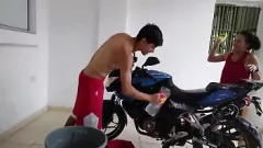 تشغيل Hot Latina Step-Mom Charlotte يعطي اللسان المكثف و Deepthroat