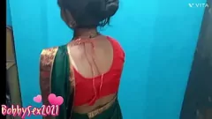 Oynat Radha's Indian Desi Pussy Gets Fucked By Boyfriend tarafından
