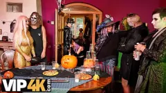 Reproducir Partido maduro de Halloween: el juego de Hide and Fucking de la madrastra